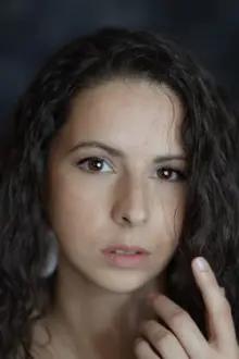 Emma Chaibedra como: Ninochka