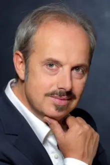 Vladimir Stoyanov como: Giorgio Germont