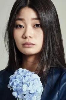Jeong Ha-dam como: Lee Ok-e