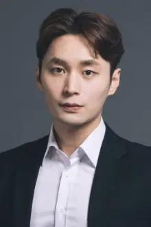 Kang Bong-sung como: Hee-chul