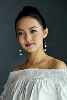 Regene Lim como: Daughter