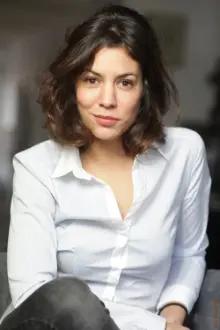 Myriam Bourguignon como: Lieutenant Sarah Slimani