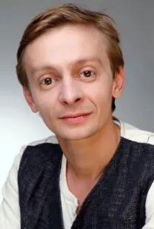 Evgeniy Kulakov como: Батюшка