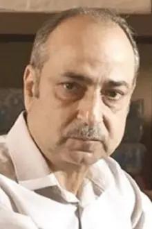 Ahmed Kamal como: Suliman