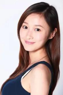 Maggie Wong Mei-Kei como: 吴祖苗 Milk Ng