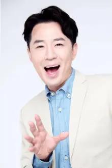 Lee Min-ho como: Host