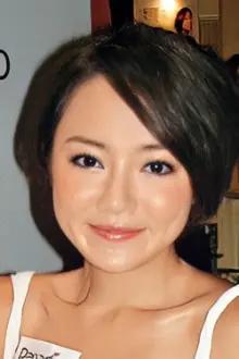 Viann Leung Wai-Ka como: Karen