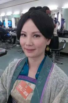 Esther Wan como: Sister Sau