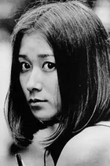 Yuriko Sumi como: Yoshie(佳江)