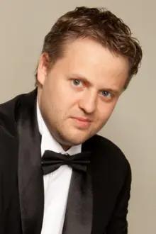 Sergey Semishkur como: Vladimir Igorevich