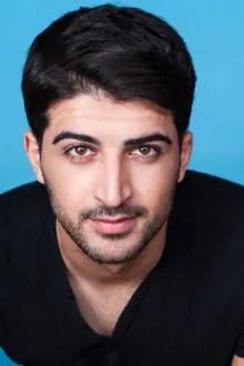 Khalid Karim como: Aaron