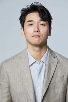 Park Joo-Hyung como: Junior Colleague