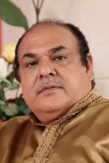 Manoj Bakshi como: Principal