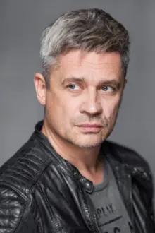 Piotr Grabowski como: Konrad Jantar