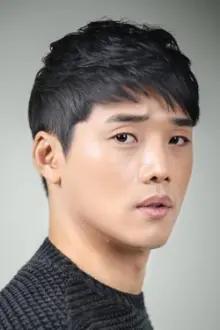 Kwon Hyuk-soo como: Host