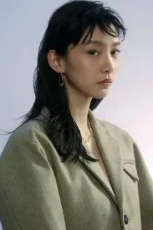 Angela Yuen como: The White Girl