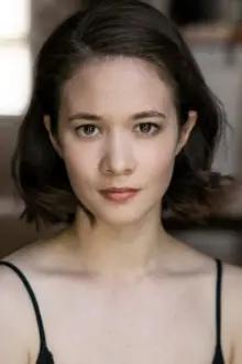 Augusta Xu-Holland como: Luna
