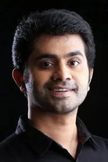 Vishnu Vinay como: Gopi Krishnan