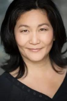 Michelle Wen Lee como: Mrs. Choy