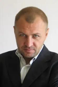 Evgeniy Kataev como: Pronin