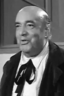 José María Oviés como: Inspector Garrido