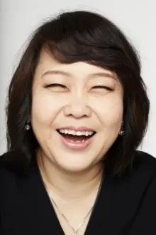 Hwang Jeong-min como: Moon Je-hwa
