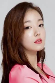 Moon Ji-in como: Seo Shin-young