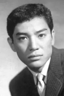 Keiichirō Akagi como: Ryūshirō Dan