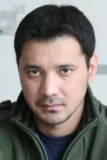 Berik Aytzhanov como: Khasym Khan (adult)