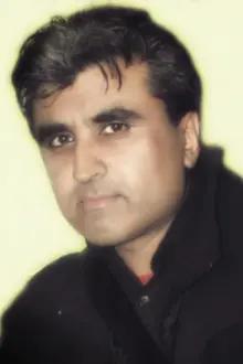 Manoj Anand como: Asif