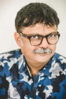Atul Srivastava como: Pandit