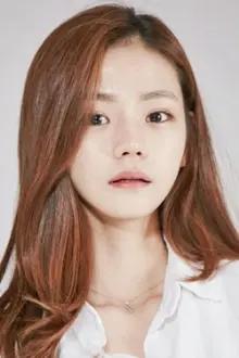 Kim Hye-ji como: Nam Hee-ae