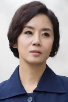 Jo Kyung-sook como: Ji-young's Mother