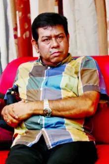 Nader Chowdhury como: Mr. Talukder