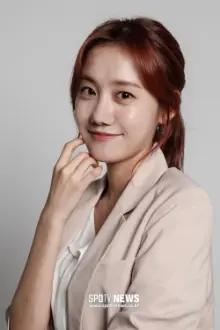Jung Min-ah como: Shin A-ri