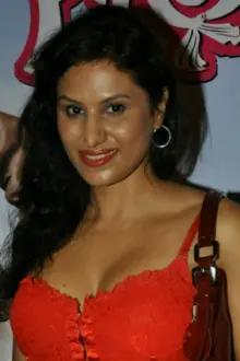 Nandini Jumani como: Maya