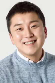 Kwak Min-kyu como: Lee Dong-won