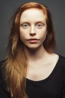 Anneke Sluiters como: Nora