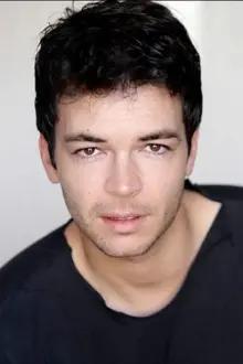 Carlos Serrano-Clark como: Mario