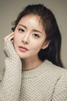 Jin Ye-sol como: Hye-seon