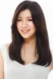 Sharon Kwan como: Yun Yang