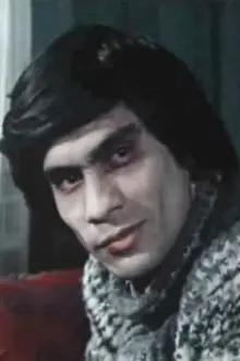 Nazim Tulakhodzhayev como: Farukh