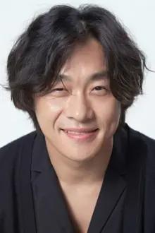 Kim Young-sung como: Doo-Ho