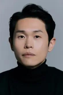 Kang Gil-woo como: Kyung-il