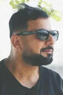 Haider Mohamed como: Gangsters Leader