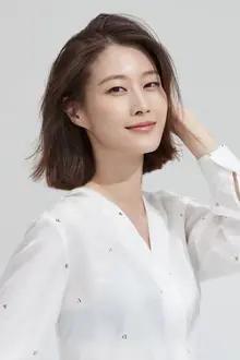 Lee Hyun-yi como: Ela mesma