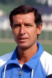 Alberto Bigon como: Self, SSC Napoli Former Coach (voice)