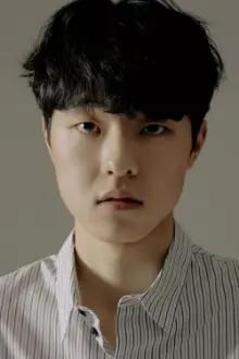 Kim Dong-hwi como: Son Hwan