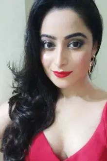 Aishwarya Sharma como: Contestant