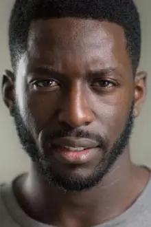 Michael Owusu como: Duncan Jones